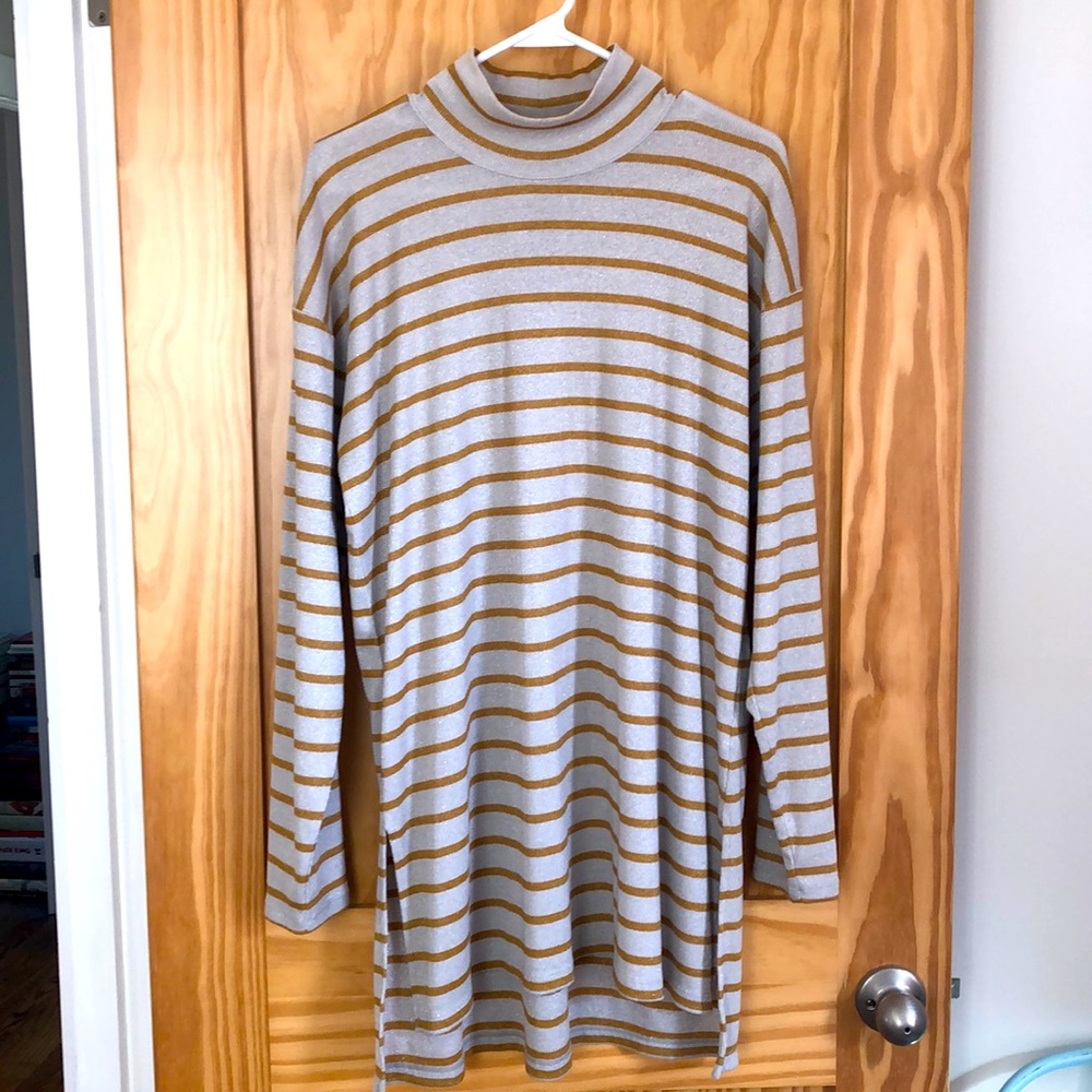 Anthropologie VanessaVirginia Gold/silver tunic size L